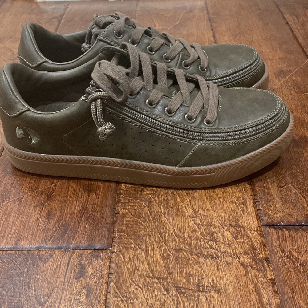 Olive Low Top Billy Sneakers Men’s 8.5M US / 8M UK Like New Excellent Condition